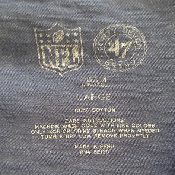 Nwot 47 Brand V-neck NFL Blue Patriots Graphic Tee for women size Large - Picture 3 of 4